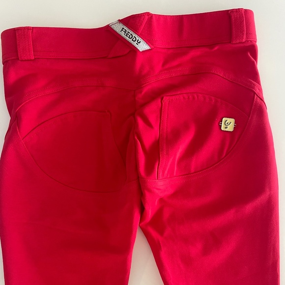 WRUP Fashion - Mid Rise - 7/8 Length - Red - Picture 5 of 5